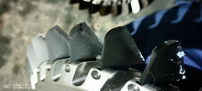 Corrosion observed on original underwater pelletizing blade