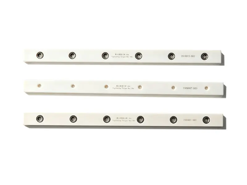 Ceramic bed knife for polymer pelletizing