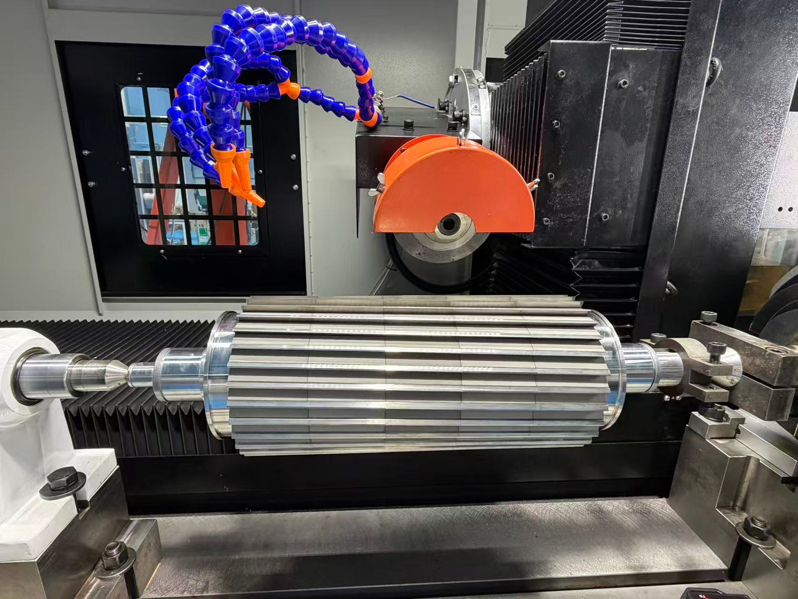 SZ SUNLIT precision manufacturing workshop